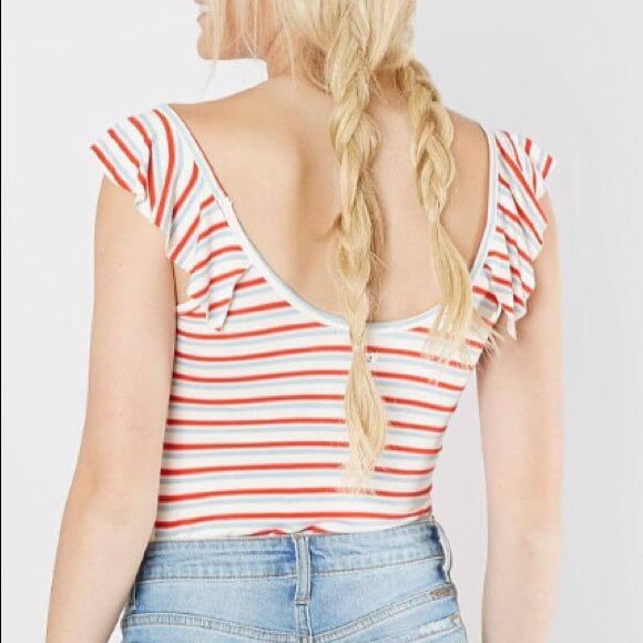 Billabong ruffle sleeve tank. - Picture 2 of 3